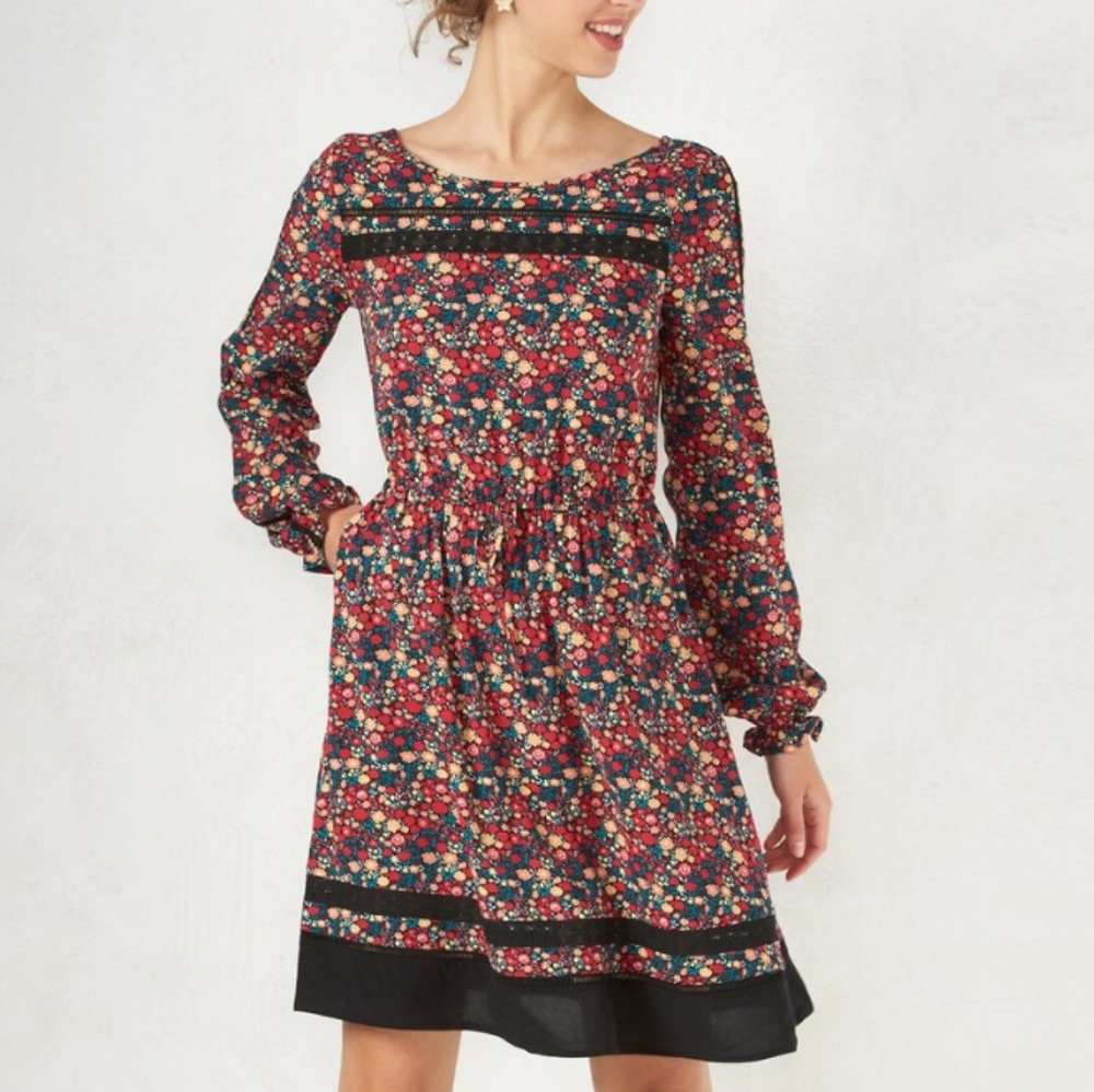 LC Long Sleeve Drawstring 2 Pocket dress